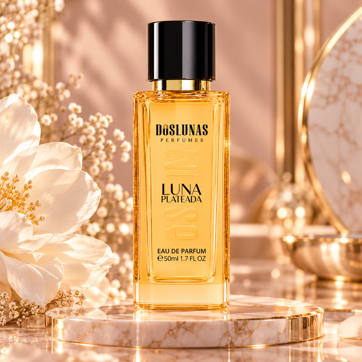 زجاجة عطر DOS LUNAS Luna Plateada 16 أو دو بارفان سعة 50 مل في تصوير استوديو دافئ مع أزهار